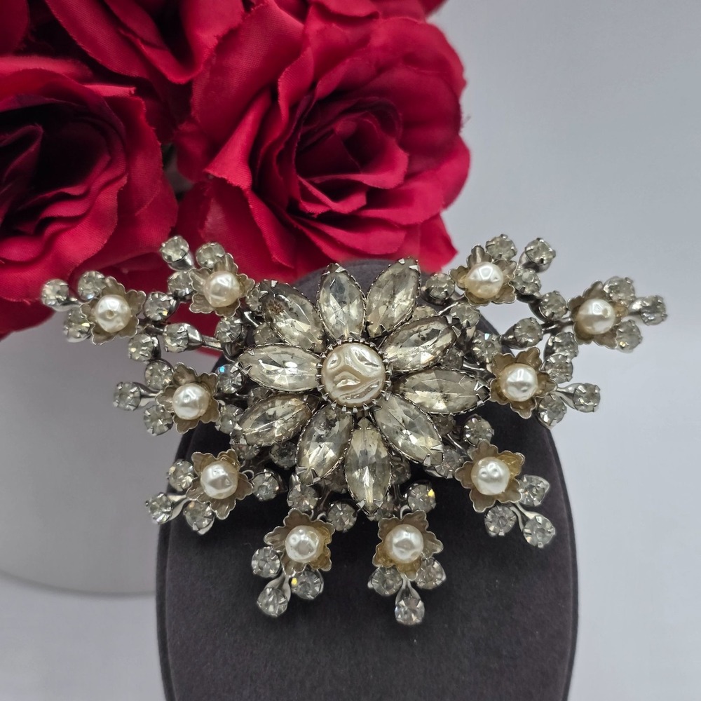 Judy‎ Lee Sparkling Rhinestone Pearl Brooch Flower Cluster Crystal Silver Glam